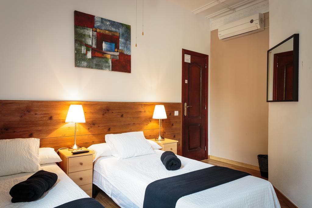Homestay Citycenter Barcelona Room photo